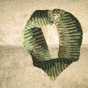 Handmade NEW Infinity Scarf $13